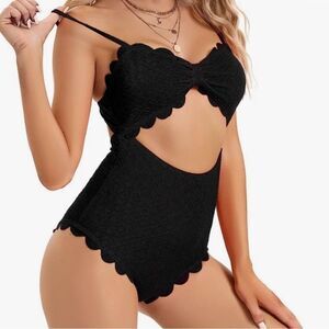 Cupshe Black Cutout Scalloped One-Piece Swimsuit Size L